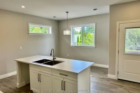 10 Gladstone St, Madoc, ON K0K 2K0