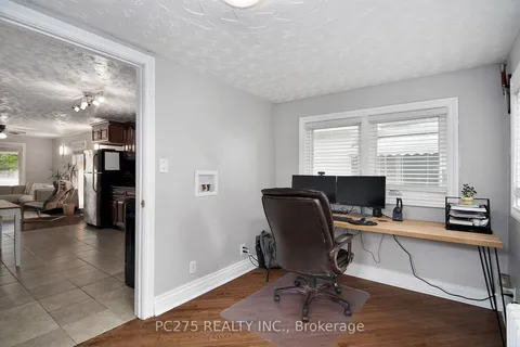 294 Wharncliffe Rd, London, ON N6J 2L5