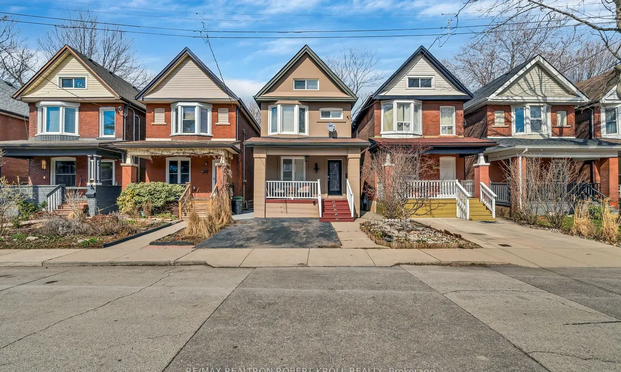 17 Avalon Pl, Hamilton, ON L8M 1R2