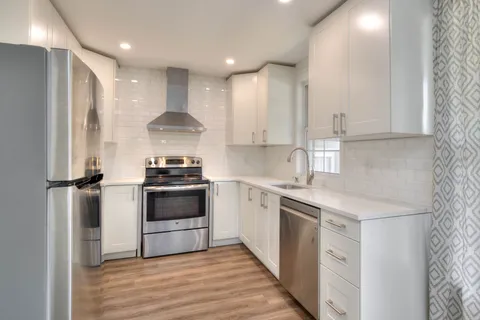 23 James St, Waterloo, ON N2J 2S8