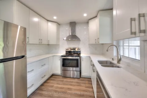 23 James St, Waterloo, ON N2J 2S8