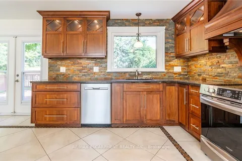 585 Safari Rd, Hamilton, ON L0R 1V0