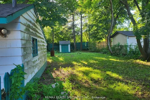 5097 Ontario Ave, Niagara Falls, ON L2E 3R7