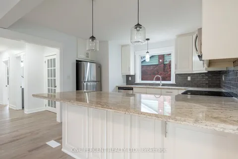 16 Wildewood Ave, Hamilton, ON L8T 1X3
