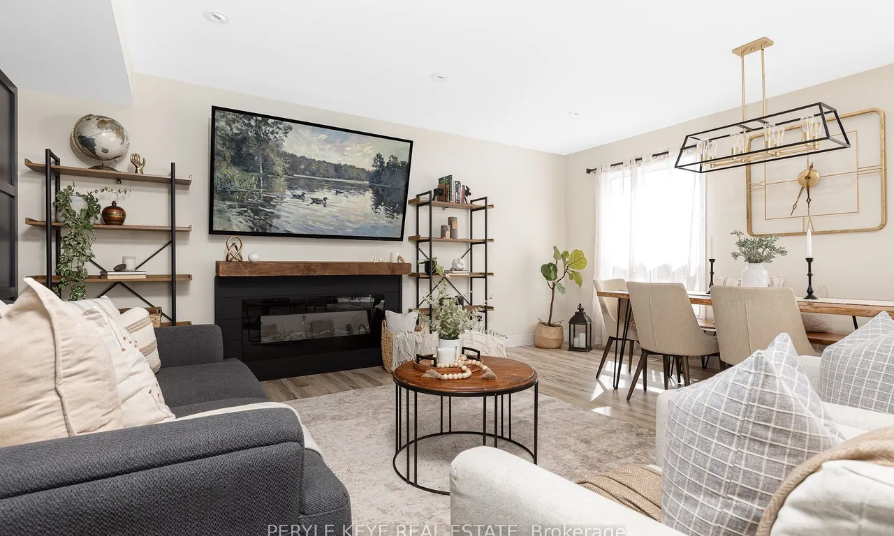 240 Wild Rose Dr, Gravenhurst, ON P1P 0B4
