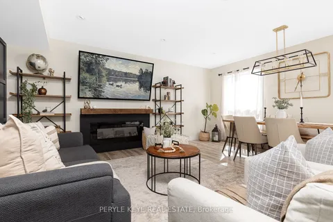 240 Wild Rose Dr, Gravenhurst, ON P1P 0B4