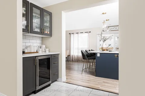 240 Wild Rose Dr, Gravenhurst, ON P1P 0B4