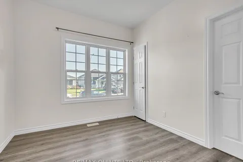 32 Redwood Dr, Belleville, ON K8N 4Z5