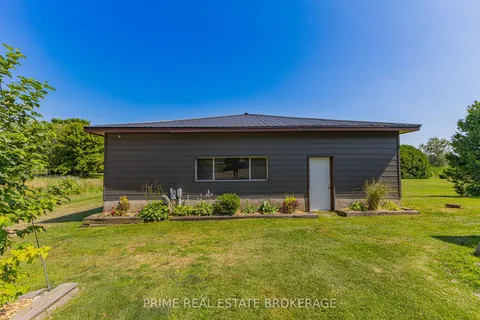 8819 Longwoods Rd, Strathroy-Caradoc, ON N0L 1W0