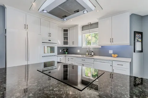 144 General Dr, Kitchener, ON N2K 3S6