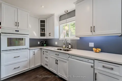 144 General Dr, Kitchener, ON N2K 3S6