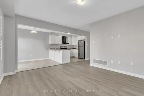 29 Blue Oak St, Kitchener, ON N2R 0K3