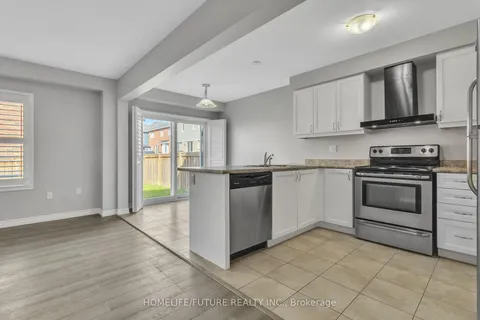 29 Blue Oak St, Kitchener, ON N2R 0K3