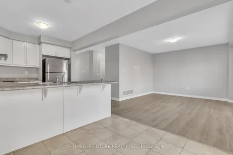 29 Blue Oak St, Kitchener, ON N2R 0K3