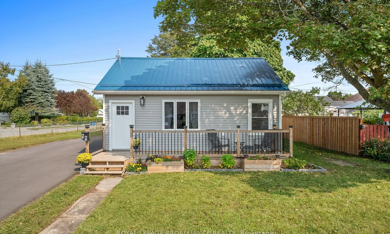 22 Johnson Rd, Quinte West, ON K8V 2W6