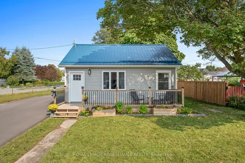 22 Johnson Rd, Quinte West, ON K8V 2W6