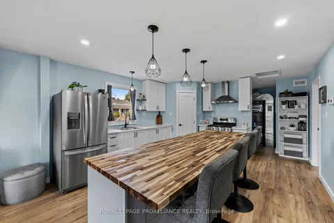 22 Johnson Rd, Quinte West, ON K8V 2W6