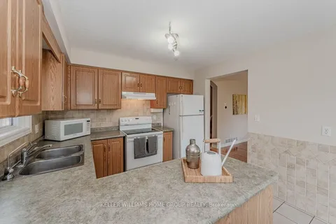 210 Rickson Ave, Guelph, ON N1G 5H1