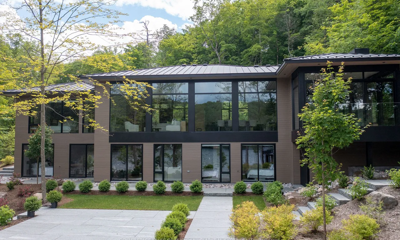 3864 Highway 118, Muskoka Lakes, ON P0B 1J0