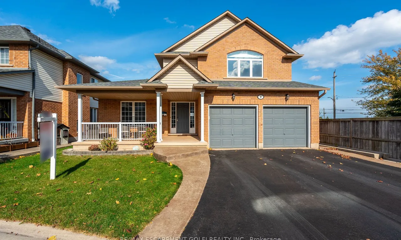 9 Vidal Crt, Grimsby, ON L3M 5R8