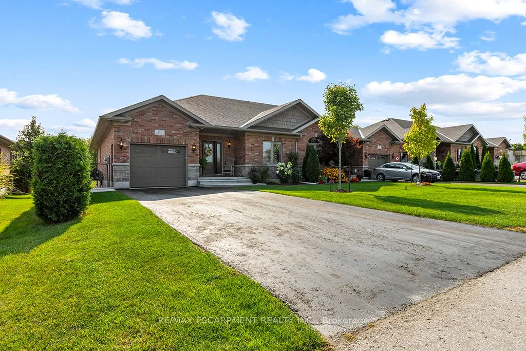 10 Brown St, Minto, ON N0G 1M0