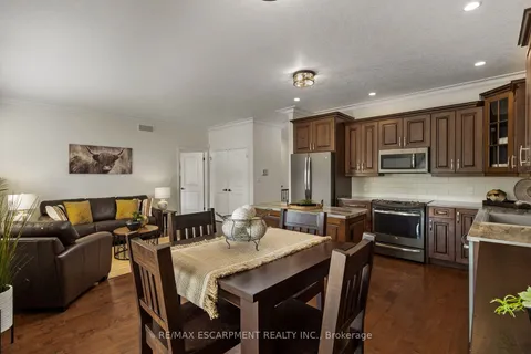 10 Brown St, Minto, ON N0G 1M0