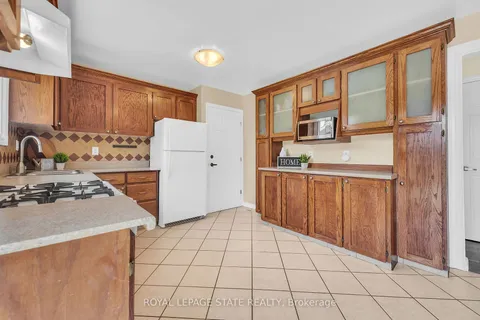 558 Ontario St, St. Catharines, ON L2N 4N5