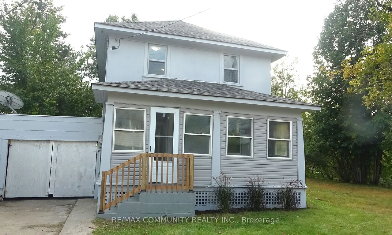4 Hastings St, Bancroft, ON K0L 1C0