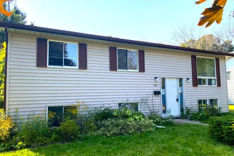 271 Tracey Road, ON K9A 5C6