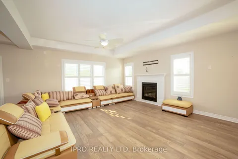 334 Viger Dr, Welland, ON L3B 5E9