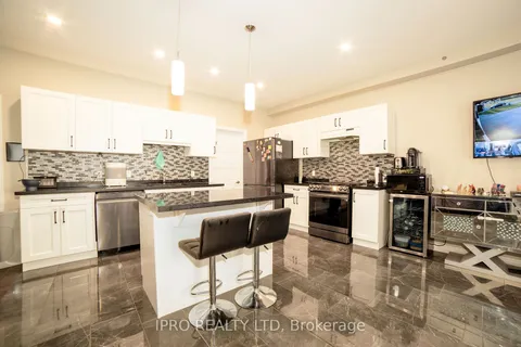 374 Viger Dr, Welland, ON L3B 0E2