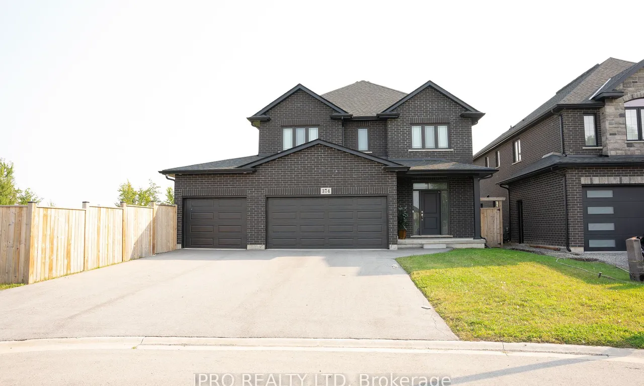 374 Viger Dr, Welland, ON L3B 0E2