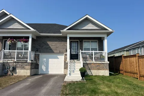 525 Hayward St, Cobourg, ON K9A 3N5