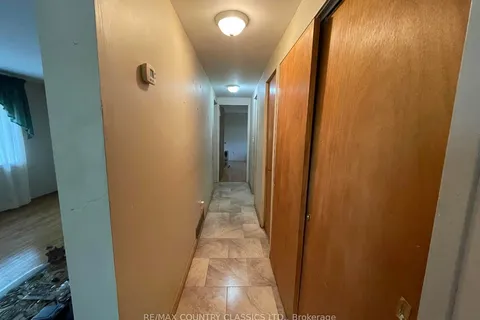 38 Great Oak St, Highlands East, ON K0L 1M0