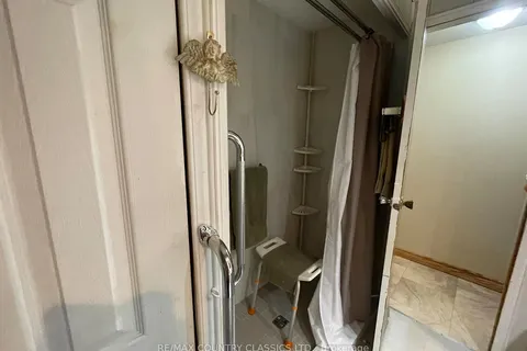 38 Great Oak St, Highlands East, ON K0L 1M0