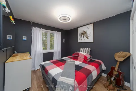 25 E Elliott St, Huntsville, ON P1H 1W7