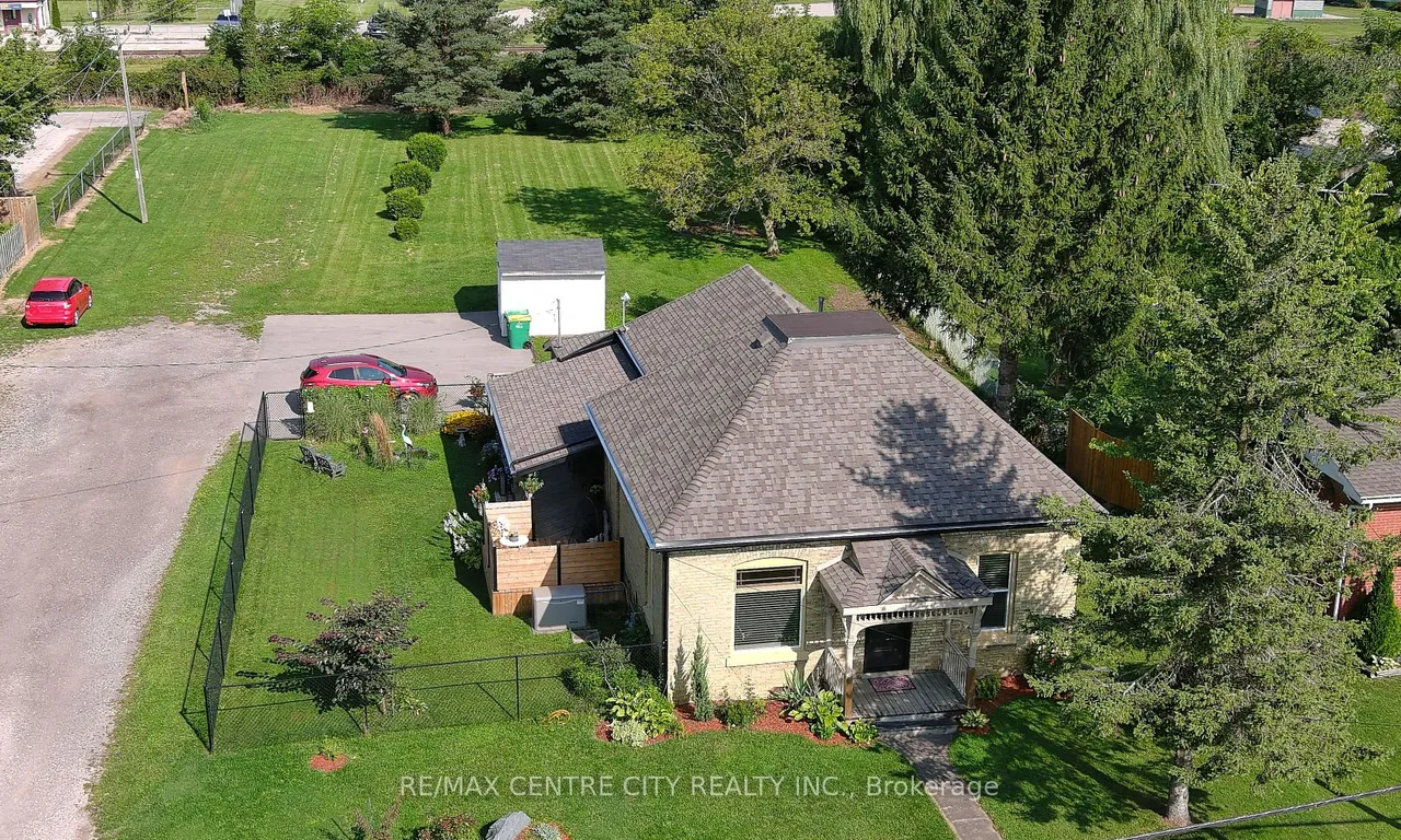 3670 Concession Dr, Southwest Middlesex, ON N0L 1M0