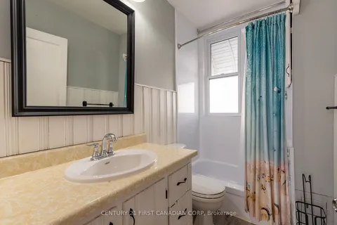 19 Empress Ave, London, ON N6H 1M6