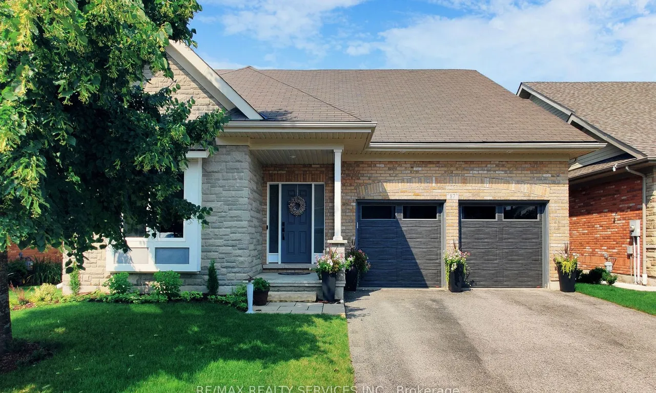 200 Kingfisher Dr, Mono, ON L9W 0B3