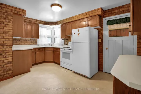 532 Ridge Rd, Grimsby, ON L3M 0K6