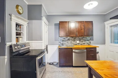 10 Huntley St, Hamilton, ON L8L 5X8