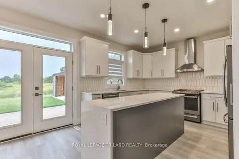 51 ELLIOTT St, Strathroy-Caradoc, ON N7G 3H4