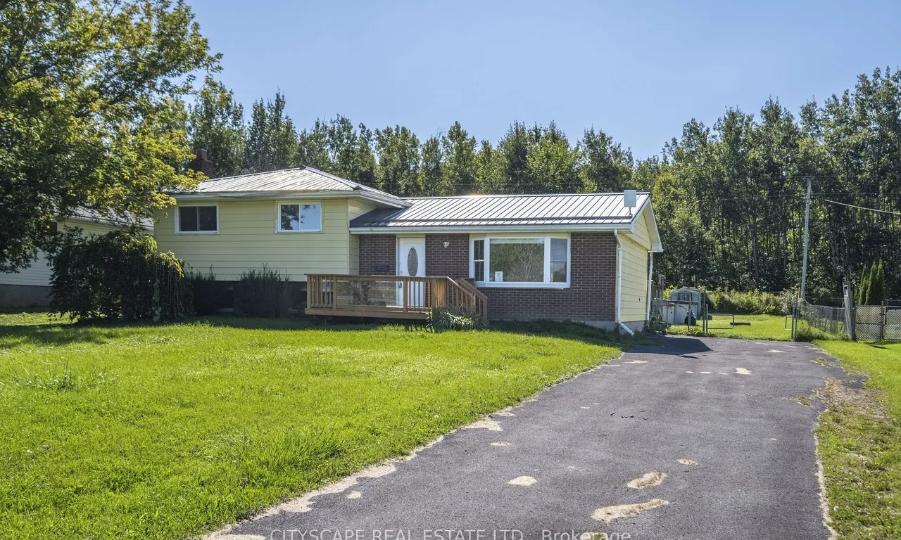 1195 Moira St, Quinte West, ON K8R 1G1
