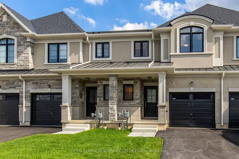 7 Mia Dr, Hamilton, ON L9B 0K1