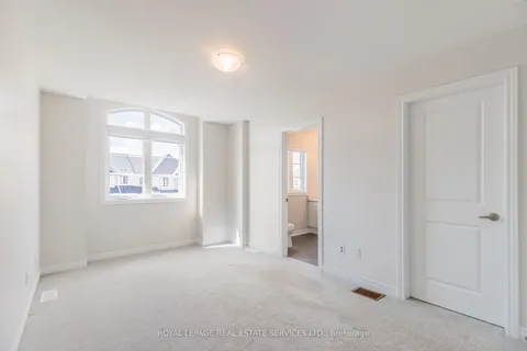 7 Mia Dr, Hamilton, ON L9B 0K1