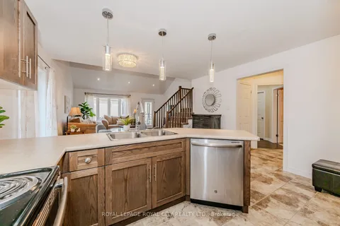 205 Eden Oak Tr, Kitchener, ON N2A 0H6