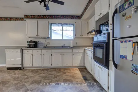273 Coad St, Southwest Middlesex, ON N0L 1M0
