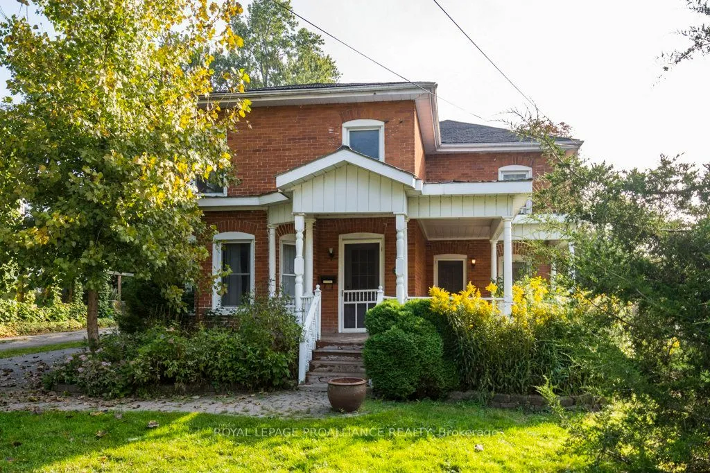 137 Foster Ave, Belleville, ON K8N 3P8