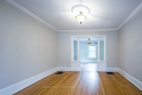 137 Foster Ave, Belleville, ON K8N 3P8