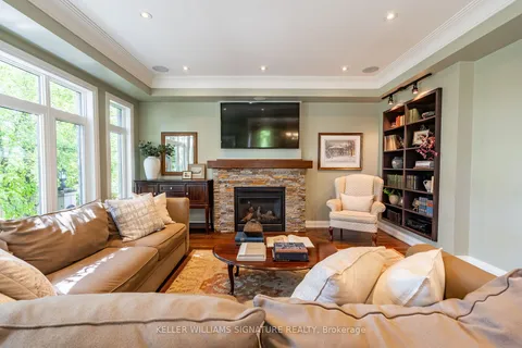 81 Glancaster Rd, Hamilton, ON L9G 3K9